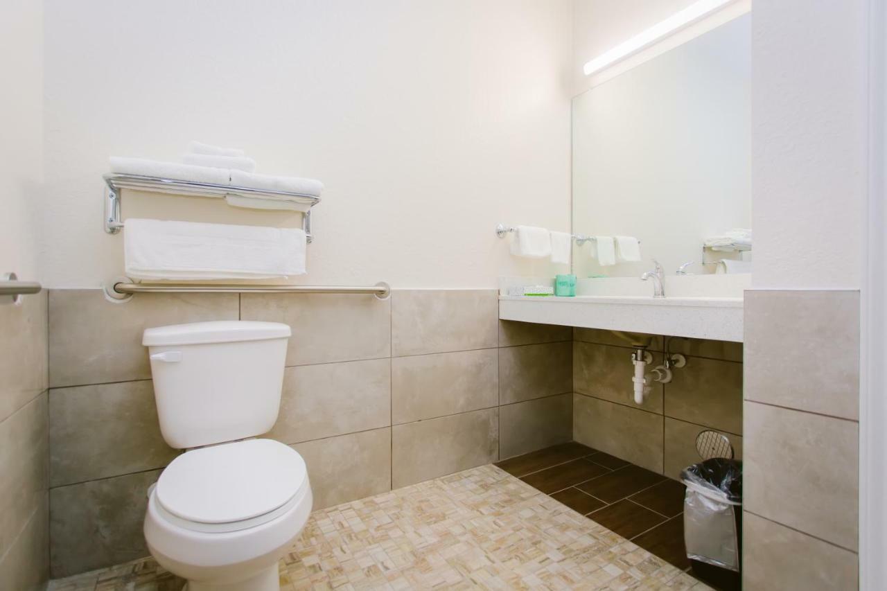 Scottish Inn & Suites Baytown Exteriér fotografie