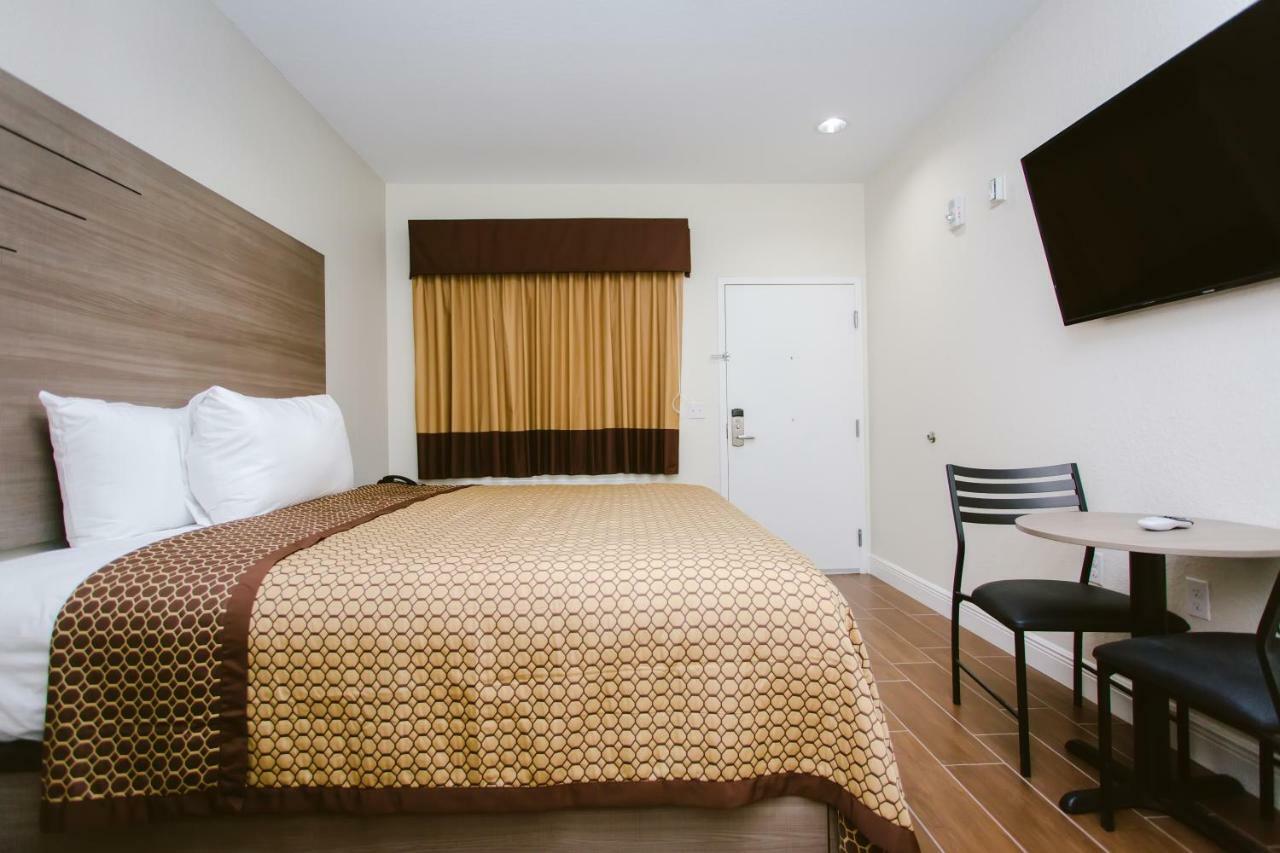 Scottish Inn & Suites Baytown Exteriér fotografie